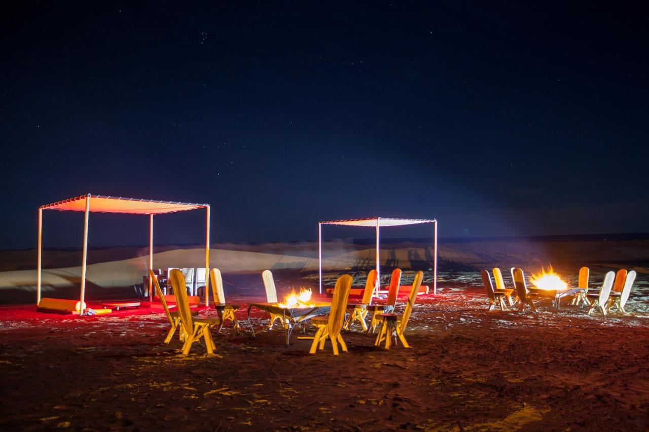 ホテル Lemnaouar Erg Camp メルズーガ エクステリア 写真